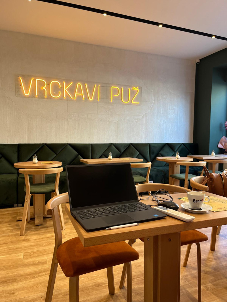 Vrckavi puž - kafić za roditelje